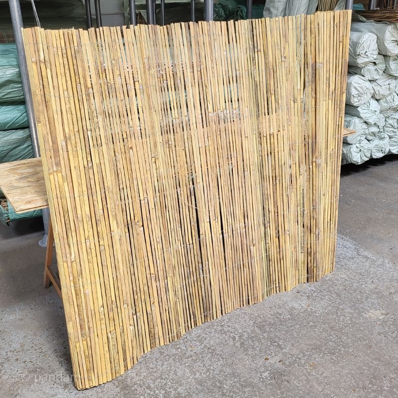 rouleau de canisse en bambou fendu