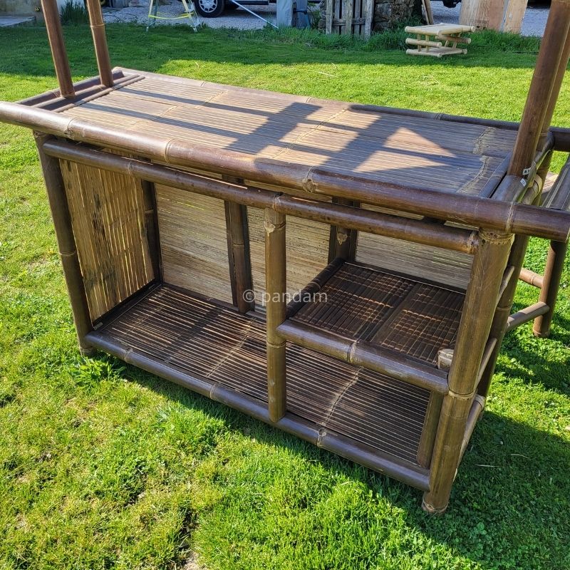 bar en bambou noir et clair