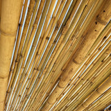 Pergola en bambou avec toit en canisse
